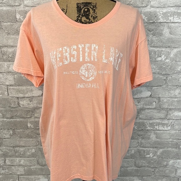 Gildan Graphic Short Sleeve Tee - Picture 1 of 4